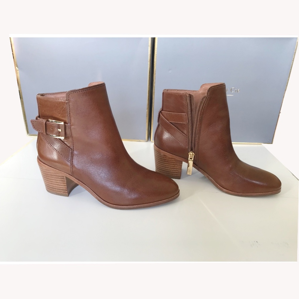 NWT Louis Et Cie 'Zalia' Ankle Boots US 5.5/ Fits like US 4.5